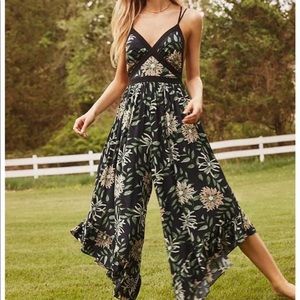 URBAN OUTFITTERS STRAPPY BACK WIDE-LEG JUMPSUIT